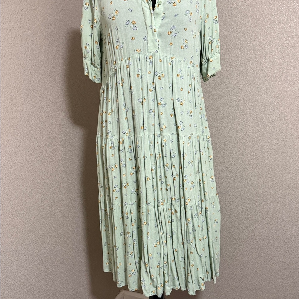 Floral Button-Up Dress - Picture 2 of 3